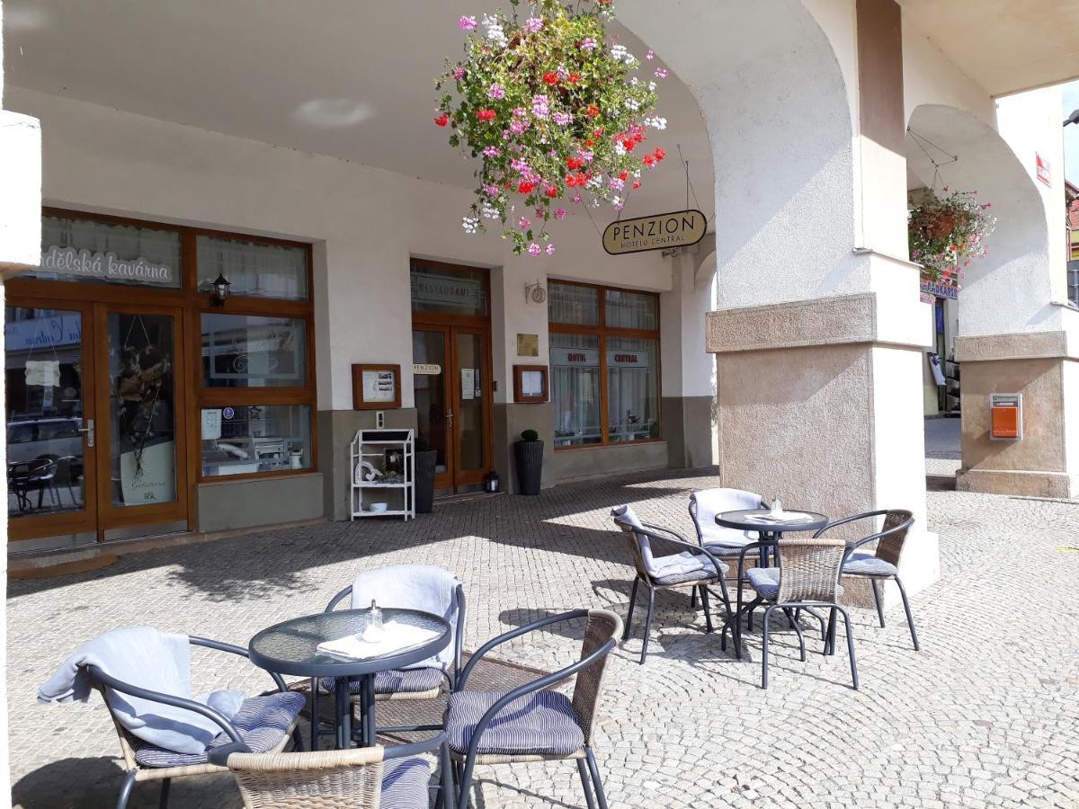Penzion Hotelu Central Dvůr Králové nad Labem Esterno foto