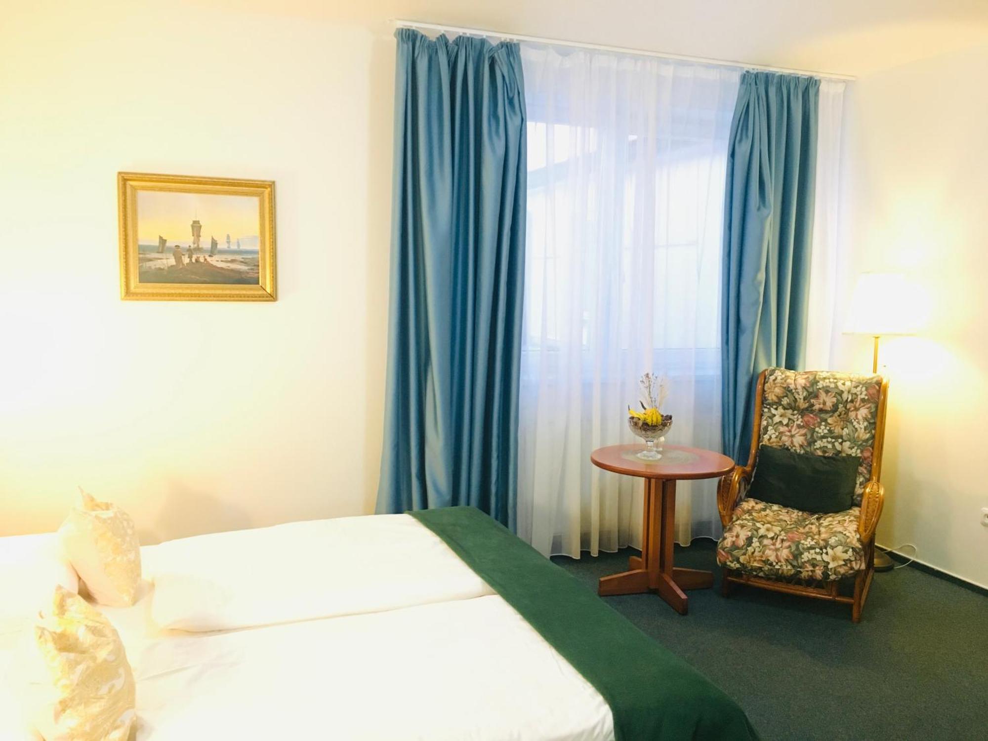 Penzion Hotelu Central Dvůr Králové nad Labem Esterno foto